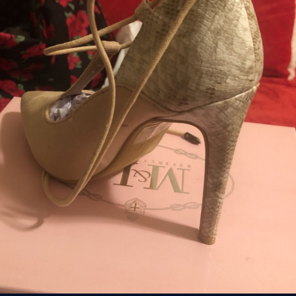 High heels - Picture 2 of 3
